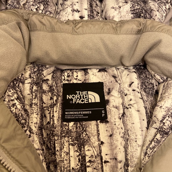 Women’s north face jacket - Picture 3 of 4